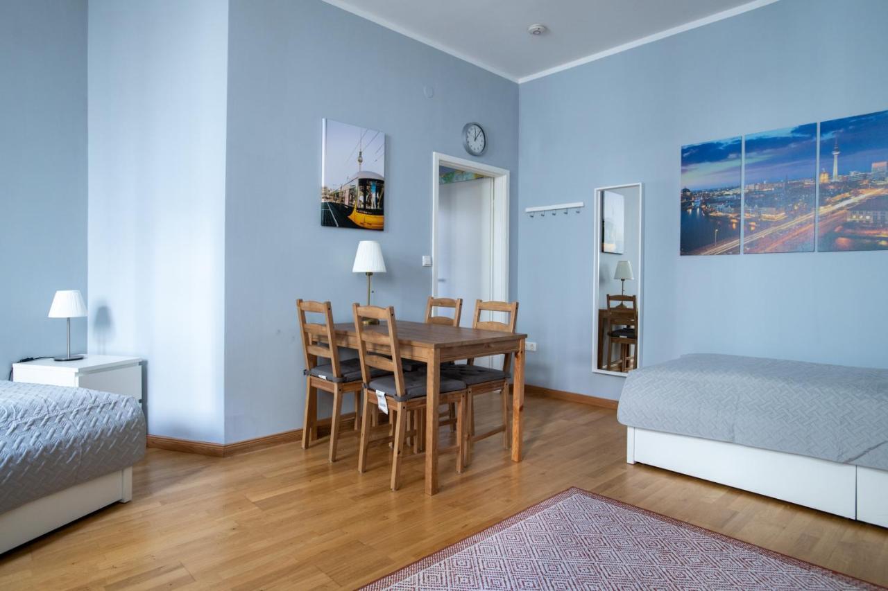Alt-Berliner Eckkneipe - "Feuchte Ecke" Apartment Exterior photo