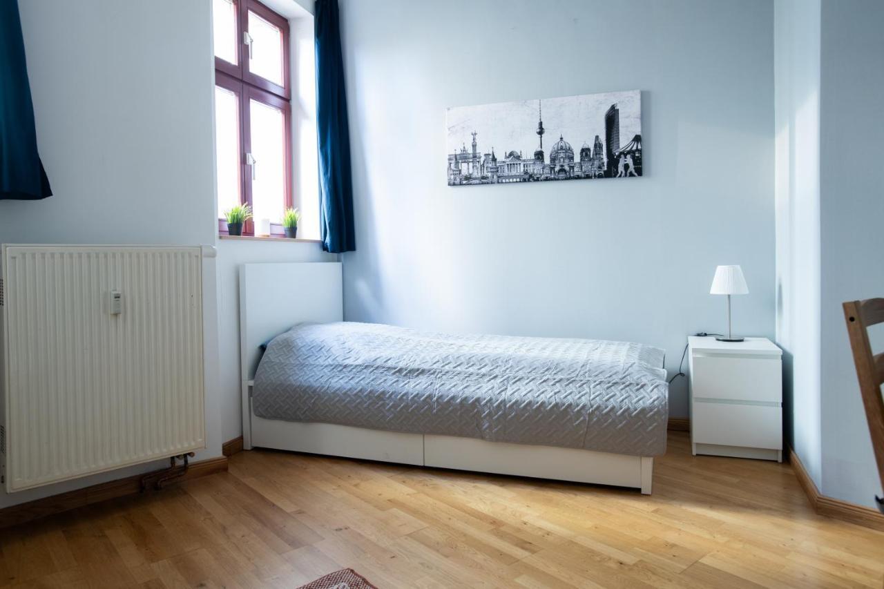 Alt-Berliner Eckkneipe - "Feuchte Ecke" Apartment Exterior photo