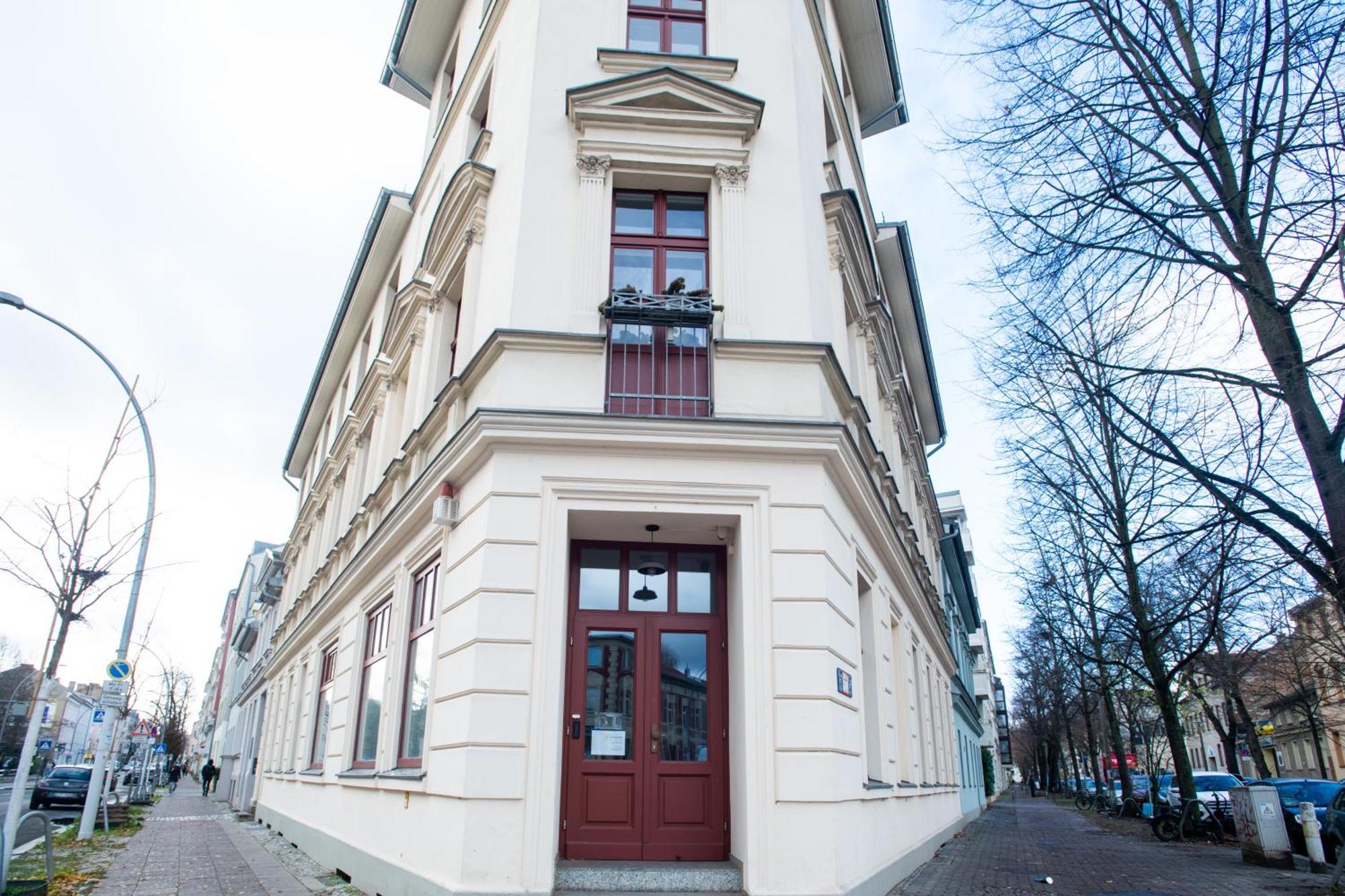 Alt-Berliner Eckkneipe - "Feuchte Ecke" Apartment Exterior photo